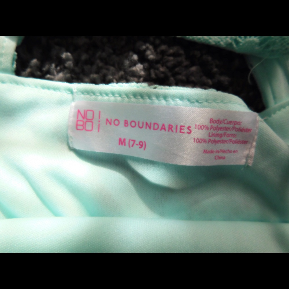 Dress - Picture 3 of 3